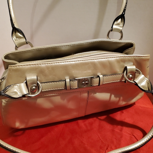 Ivory Shoulderbag/ Crossbody - Picture 1 of 6